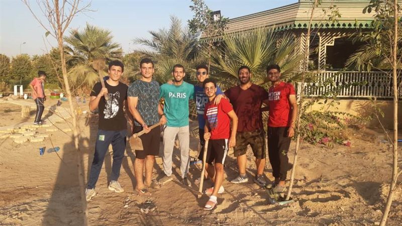شباب الجامعات يغرس