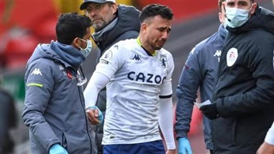 قبل مواجهة إيفرتون.. سميث يصدم الجماهير بشأن مدة غياب 