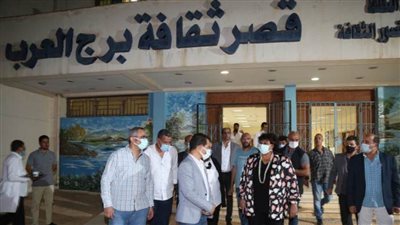 وزيرة الثقافة تتفقد قصر ثقافة برج العرب بالإسكندرية