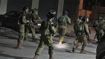 اعتقال 4 فلسطينيين بعد اعتداء جيش الاحتلال الإسرائيلي والمستوطنين عليهم