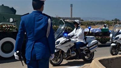 جثمان الرئيس الجزائري السابق بوتفليقة يواري الثرى بحضور الرئيس تبون