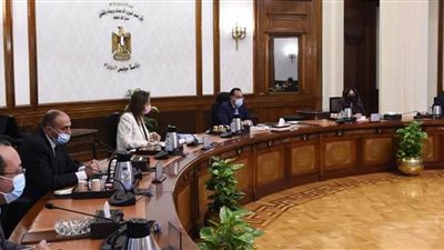 رئيس الوزراء يتابع أنشطة 