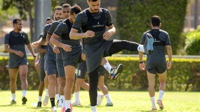 مران الزمالك المسائي.. فقرة إطالات وتدريبات بدنية في فندق برج العرب
