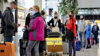 واشنطن تخفف قيود السفر على زوارها ممن تلقوا اللقاح الكامل ضد 