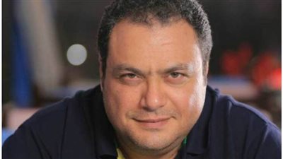 بالصور.. مراد مكرم يخضع لعملية تجميلية 