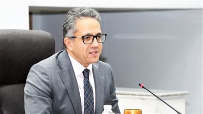 وزير السياحة والآثار يناقش آخر مستجدات مشروع الكشف عن طريق الكباش