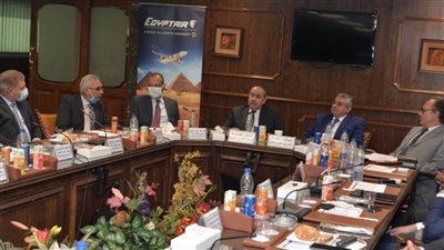 وزير الطيران: نحرص على تطبيق مفهوم الجودة الشاملة بأنشطة مصر للطيران