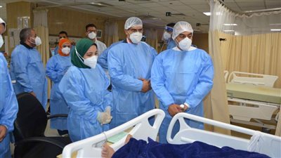 نائب محافظ المنيا يتابع الحالة العامة داخل مستشفى ملوي التخصصي وضبط 20 شيشة