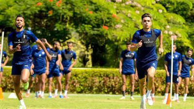 مران الزمالك المسائي.. إطالات وتدريبات بدنية للاعبين
