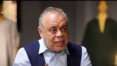 أشرف زكي يتوسط للصلح بين صناع 