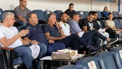 كيروش وجهاز المنتخب يتابعون مباراة بيراميدز وسموحة 