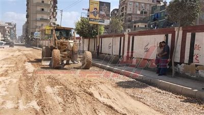 رئيس مدينة دسوق يتابع عمليات الرصف بكفر الشيخ