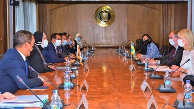 وزيرة التجارة و الصناعة