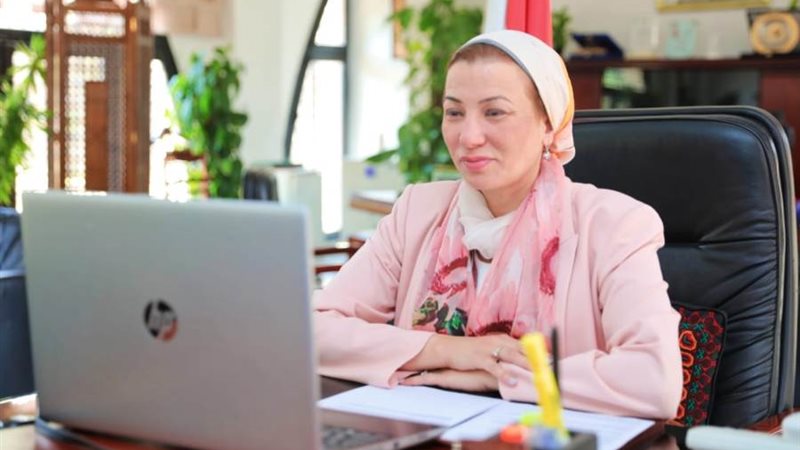 وزيرة البيئة