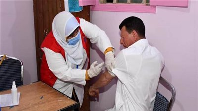 تطعيم 95 % من العاملين بالمدارس والمتعاملين مع الطلاب بلقاح كورونا