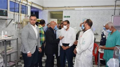 محافظ الشرقية يزور مستشفى الصنافين بمنيا القمح