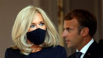 ماكرون وعقيلته يقدمان شكوى ضد مصور مشاهير