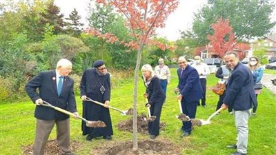 وزيرة الهجرة تهنئ الأب أنجيليوس لتكريمه وإطلاق اسمه على حديقة بكندا