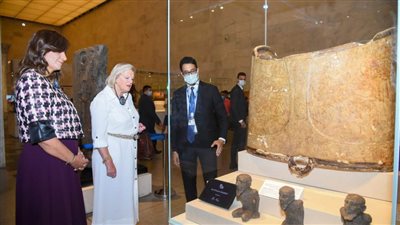 وزيرة الهجرة الهولندية تزور متحف الحضارة