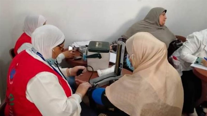 الكشف الطبى على المواطنين