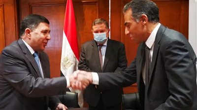 وزير قطاع الأعمال يشهد توقيع بروتوكول بين 