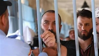 الفنان طارق لطفي باللحية والجلباب في مسلسل 