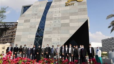 رئيس الوزراء ووزيرة التجارة والصناعة يوجهان رسالة خاصة بشأن