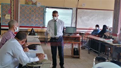 دورات تدريبية لتنمية قدرات المعلمين في 15 مدرسة للجدارات بكفرالشيخ