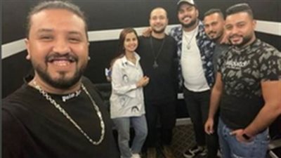 منة عرفة وزوجها يقدمان للجمهور أغنية على طراز المهرجانات 