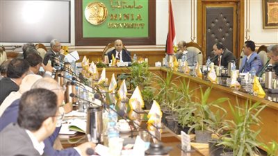 استعدادا للعام الجامعي الجديد.. إعلان الجداول الدراسية وتقليل كثافات المدرجات والقاعات