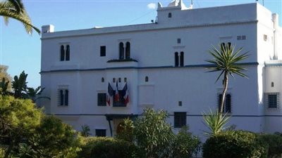 الجزائر تستدعى السفير الفرنسي لديها 