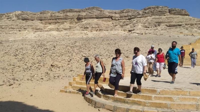 الوفود السياحية تزور