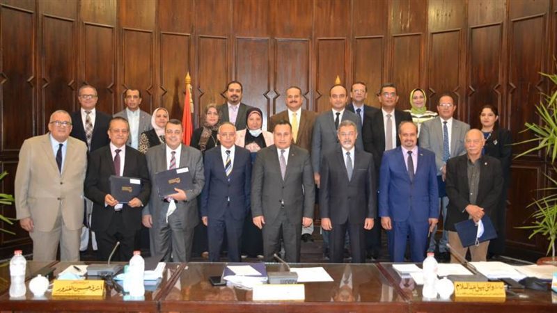 رئيس جامعة الأسكندرية