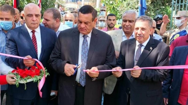 محافظ البحيرة يفتتح