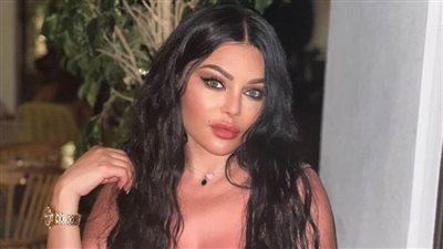 بالفيديو.. هيفاء وهبي تفاجئ الجمهور باستقبال إليسا في منزلها