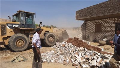 إزالة 20 حالة تعد على أراض زراعية وأملاك دولة بمركزي الغنايم وأسيوط