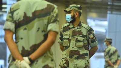 السعودية.. ضبط 23 ألف لاصق لتزوير علامات تجارية خاصة بالأحذية الرياضية