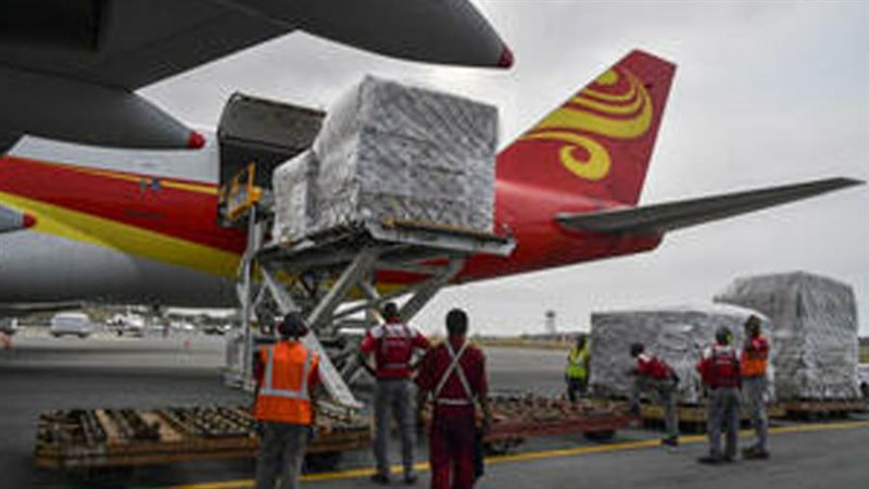 طائرة مساعدات