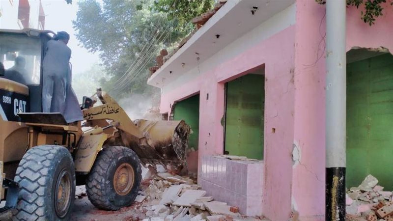 حملة إزالات بمركز