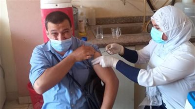 تطعيم جميع العاملين بلقاح كورونا بمياه القليوبية