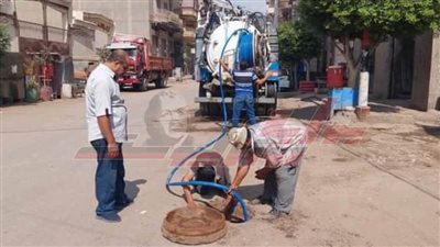 تطهير صفايات الأمطار وتسليك خطوط الصرف الصحي بكفر الشيخ