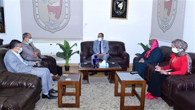 المركزي للتنظيم والإدارة يتفقد مركز تنمية الموارد البشرية بجامعة سوهاج