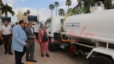 توزيع 13 سيارة كسح مياه ونقل قمامة سعة 5 أطنان بكفر الشيخ