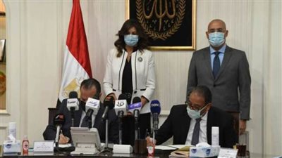 وزيرا الإسكان والهجرة يوقعان بروتوكول تعاون لتنمية القرى الأكثر احتياجا