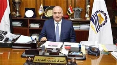 محافظ قنا: الدفع بـ45 فريقًا طبيًا و28 مركزًا لتلقي اللقاح ضد فيروس كورونا