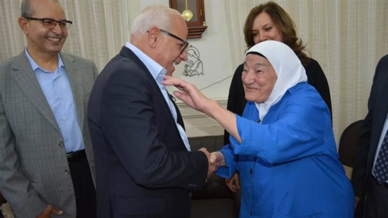 محافظ بورسعيد يكرم