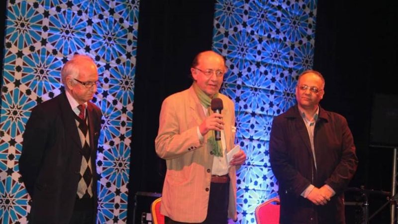 الفنان عبد العزيز