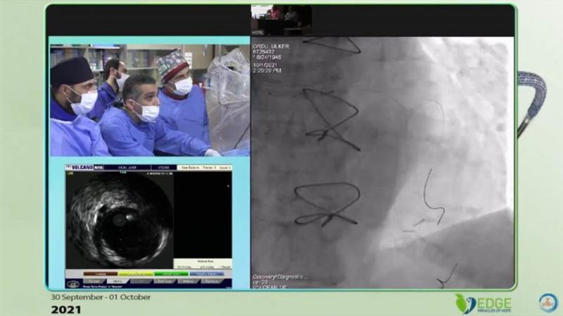 الطبيب المصري يجري