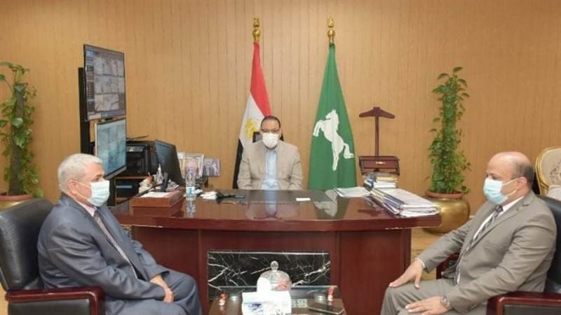 محافظ الشرقية يلتقي