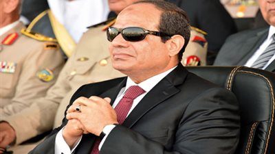 السيسي يتابع تشكيلات فرق الموسيقى العسكرية بساحة الكلية الحربية